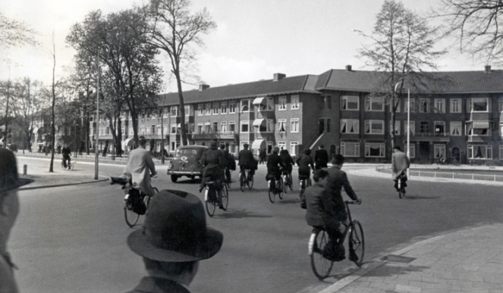 Vondellaan at the time the bicycle was still king in The Netherlands; the 1950s